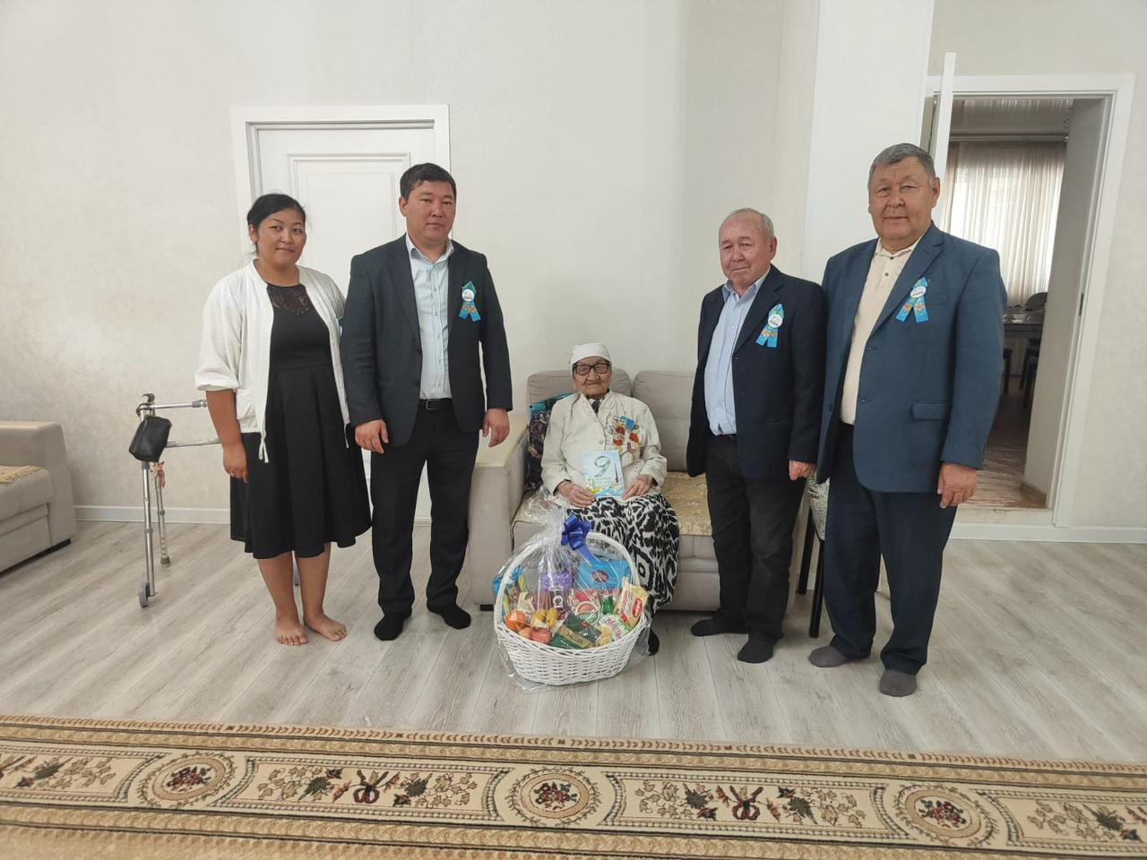 Ардагерлерді құттықтау