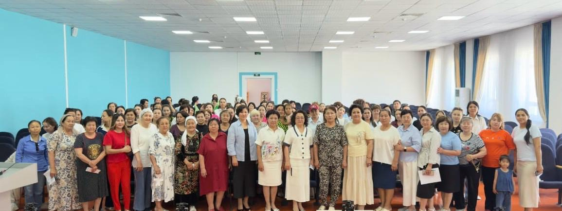 «Ананың амандығы – баланың бақыты: балаға сапалы уақыт арнаудың сыры» тақырыбында тәжірибе алмасу сағаты  өтілді.