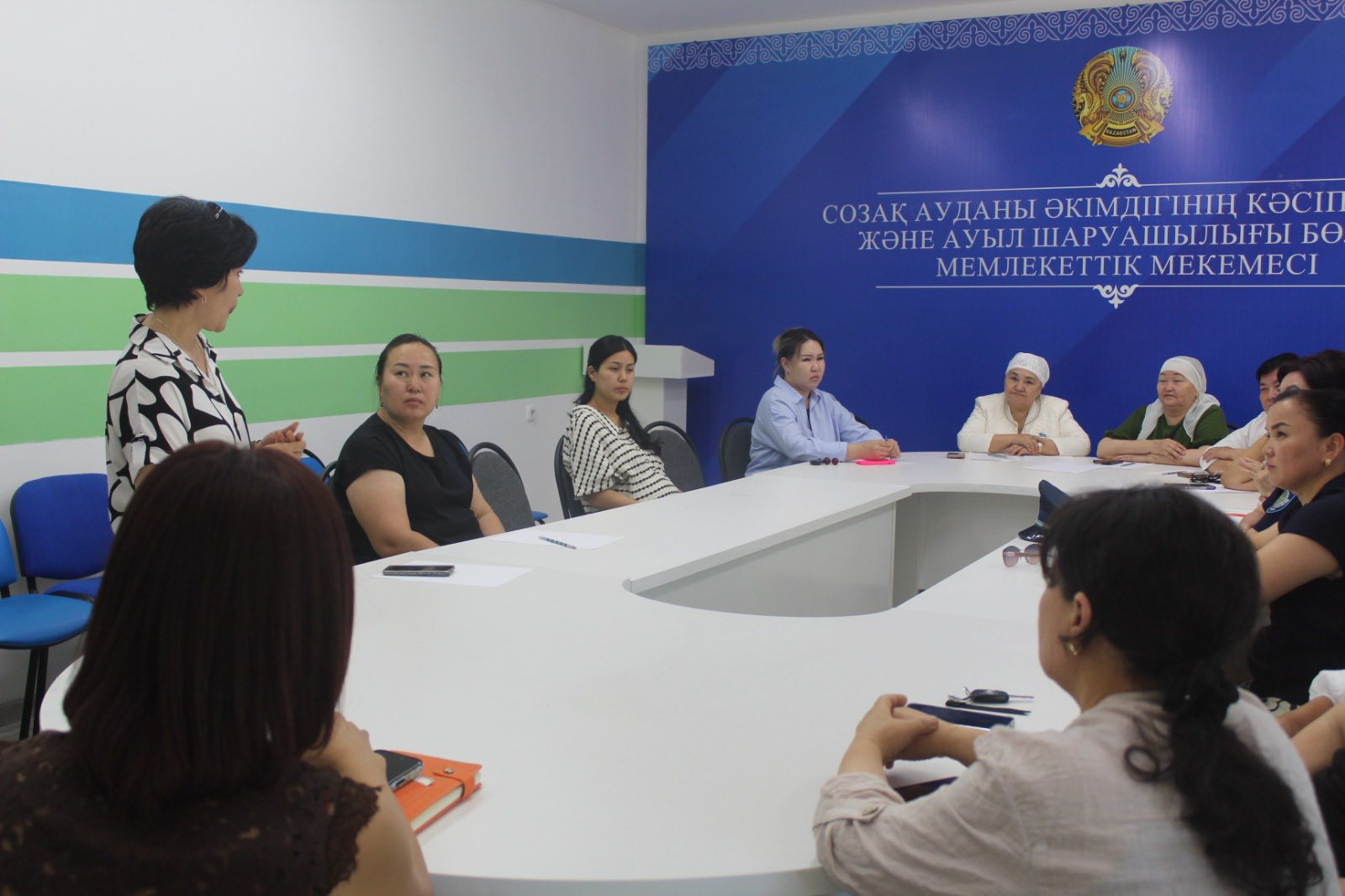 «АУЫЛДАҒЫ ӘЙЕЛДЕР КӘСІПКЕРЛІГІН ДАМЫТУҒА ҚОЛДАУ» ТАҚЫРЫБЫНДА КЕЗДЕСУ ӨТТІ.