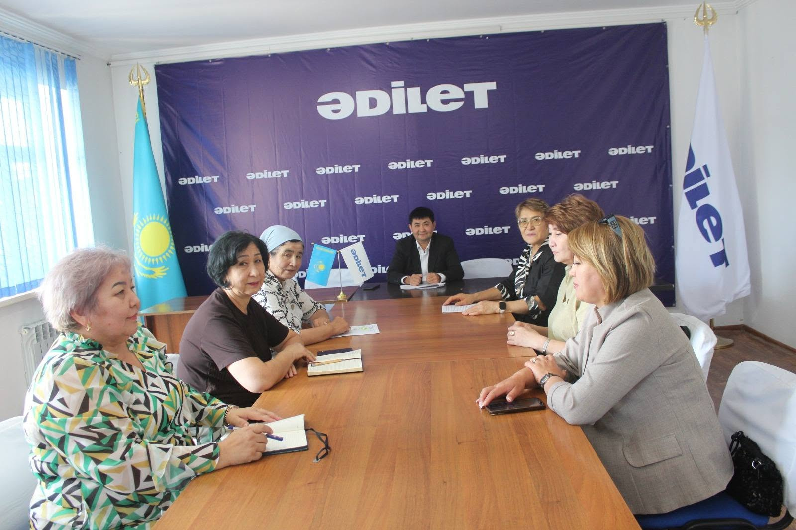 «Өндірістегі әйел: еңбектегі ерлік пен кәсібилік» тақырыбында әйелдермен кездесу