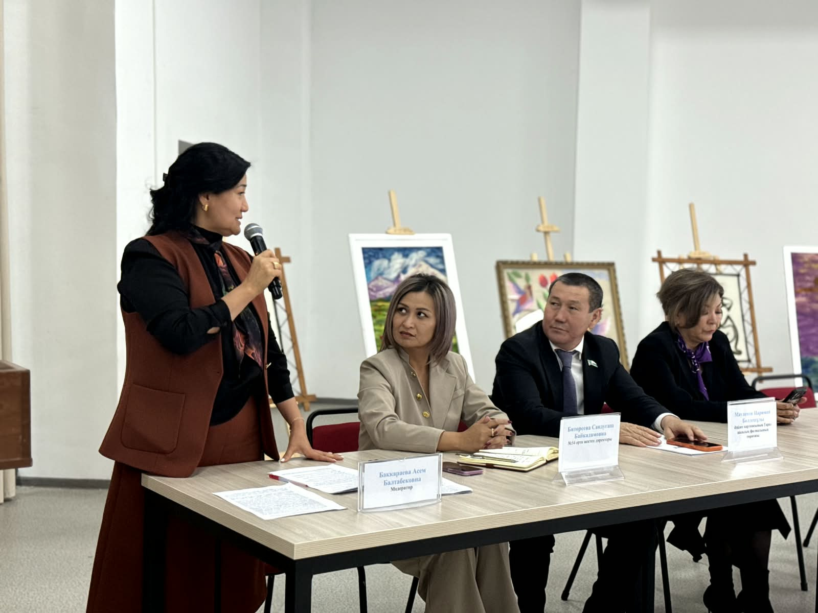 Ұстаздар үні: Таразда білім саласының өзекті мәселелері талқыланды