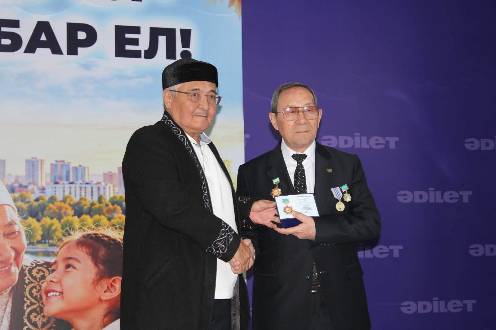 6ac48b9c52e73.jpg