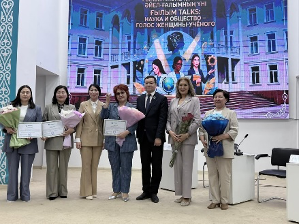 Әйелдер қанатының бастамасымен өткен «Ғылым Talks» алаңында әйел-ғалымдардың ғылымдағы рөлі талқыланды